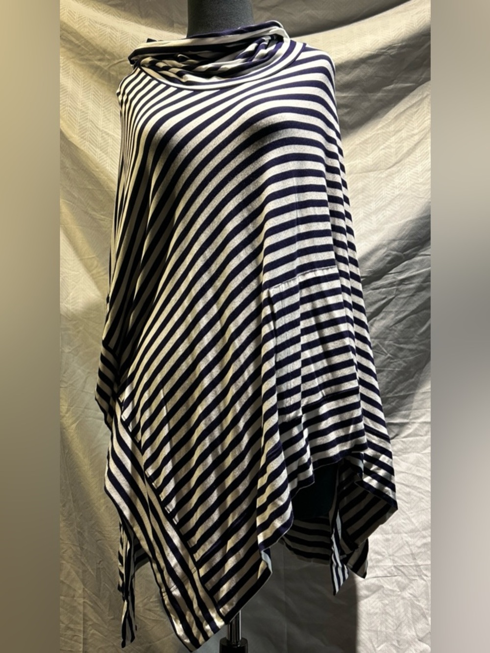 Saks Fifth Avenue Blue Striped Top in Navy and White